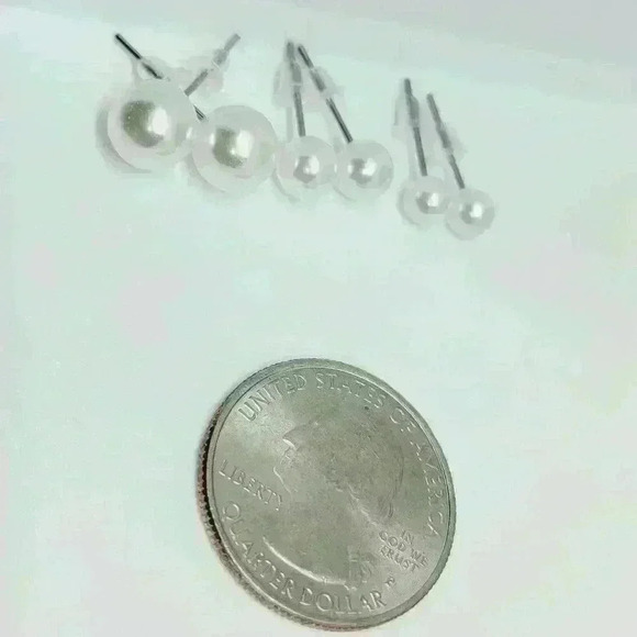 NWOT Fabulous 3 pairs of Faux Pearl Earrings-NWOT - Picture 2 of 2